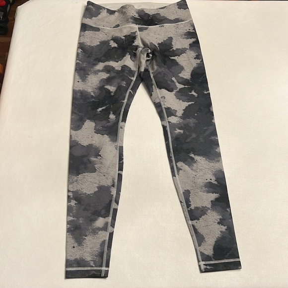 7. Lululemon Wunder Under MidRise Pant Floral Platoon Silver Spoon Ambient Grey - Picture 3 of 7